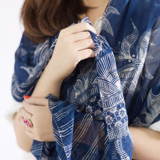 Handmade Miao Batik T-shirt - Runystore