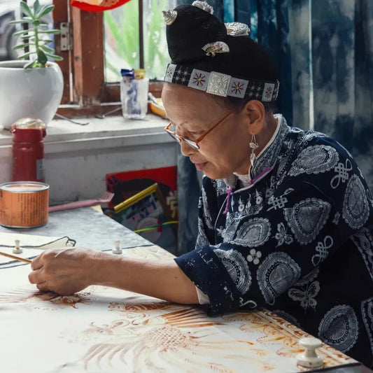 Yang Erlang: The One-Armed Miao Batik Artist Story