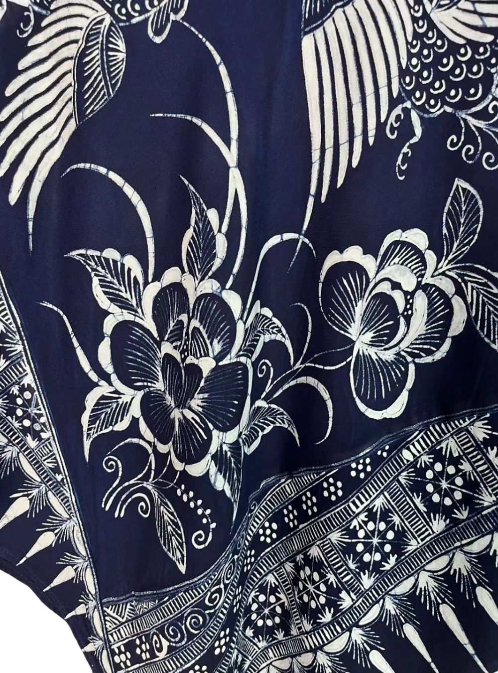 Handmade Miao Batik T-shirt - Runystore