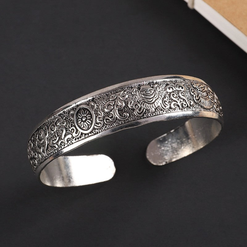 Vintage Miao Silver Bracelet With Auspicious 1.5c Bracelet - Handmade