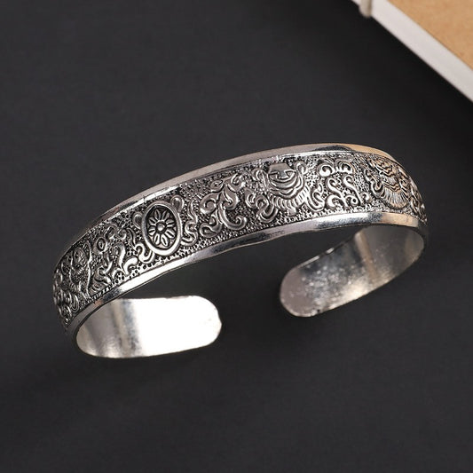 Vintage Miao Silver Bracelet With Auspicious 1.5c Bracelet - Handmade